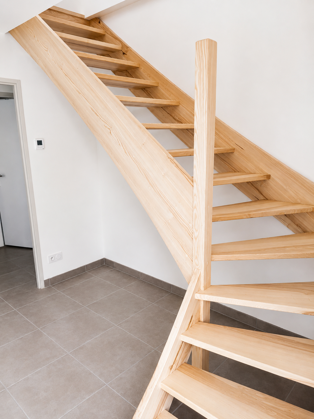 Escalier bois massif à limons latéraux